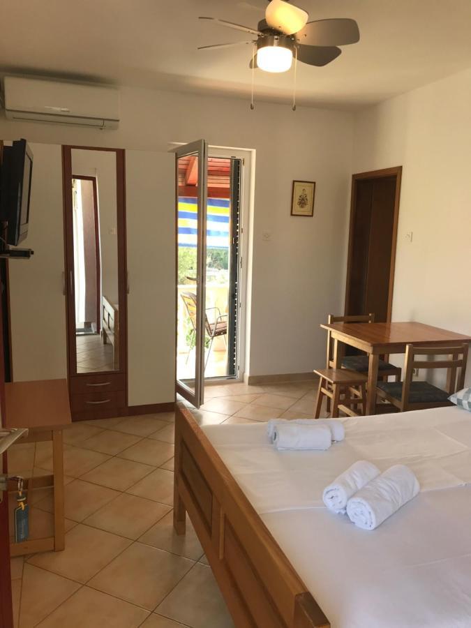 Bava Apartment Ugljan Ngoại thất bức ảnh